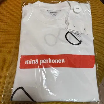 미나 페르호넨 로고 화이트 티셔츠