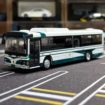 초레어 트레인 1/80 페이스풀 버스 이스즈 엘가 미에 교통