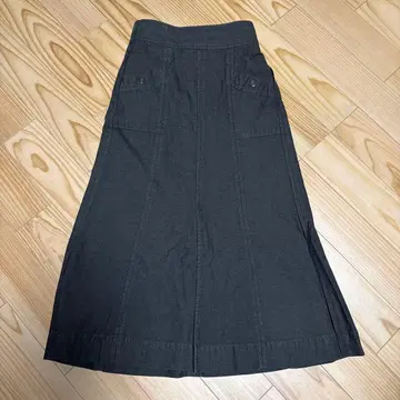 다크 그레이 플레어 스커트 사이드 포켓 포함