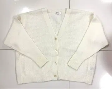 미사용 새상품 플라스테 모헤어 퍼프 슬리브 가디건 화이트