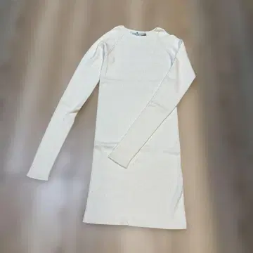 존 로렌스 설리번 오프숄더 원피스