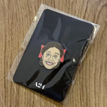 미개봉 새상품 A24 Pearl Smile Pin
