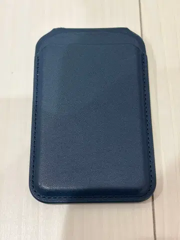 satechi 지갑 Magsafe 스탠드 비건 가죽 네이비