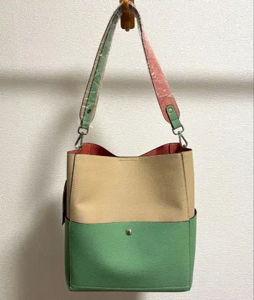 미사용 택 포함 베이지 그린 바이컬러 토트백