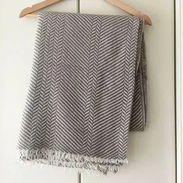 [새상품급] 스터링 루어 헤링본 패턴 스톨 그레이 대형