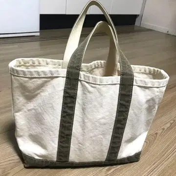 시타 파란티카 DEUXIEME CLASSE 별주 토트백 카키