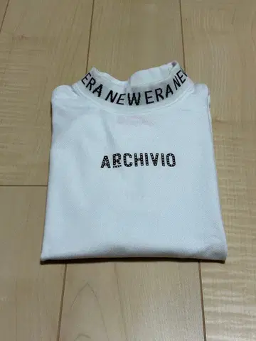 뉴에라 아치비오 콜라보 모크넥 반팔 여성용 S 36