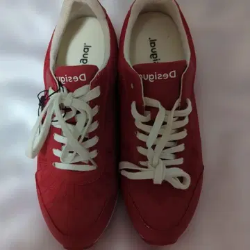 데시구알 빨간색 레이스 자수 스니커즈 미사용 새상품 39 사이즈