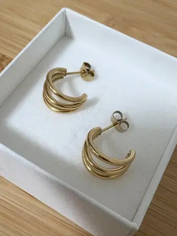 [ 거의 새상품 ] CENE 세트 (귀걸이 3종류와 핑키링 1종류)