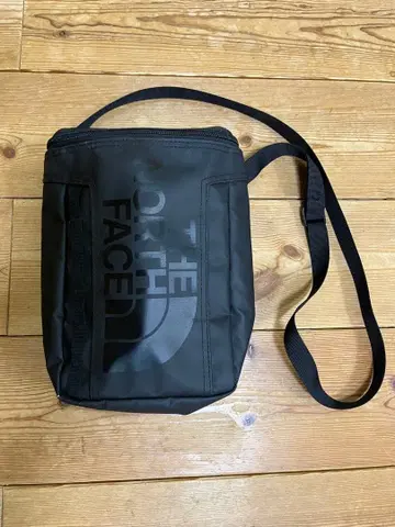 THE NORTH FACE 블랙 숄더백