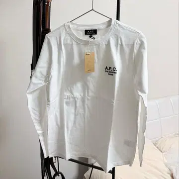 미사용 A.P.C. 화이트 티셔츠 RUE MADAME PARIS