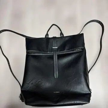 (HUND RED) 플랩 벨트 타이 백팩 남성용 심플 스테디셀러 백팩