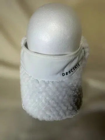 DESCENTE 귀도리 포함 바이저 화이트