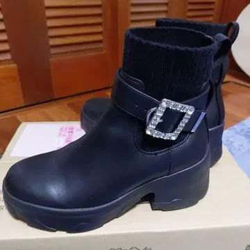 블랙 버클 부츠