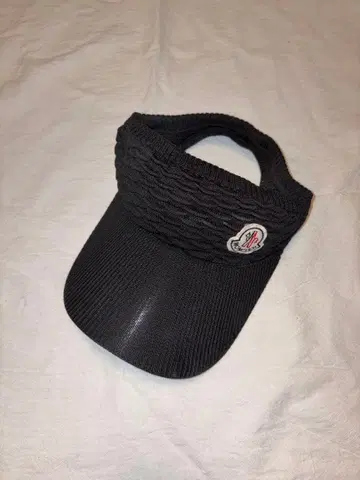 MONCLER 블랙 선바이저