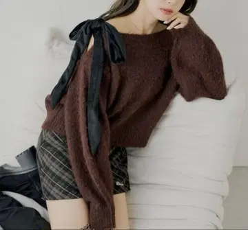 chico 벨로아 리본 원숄더 루즈 니트