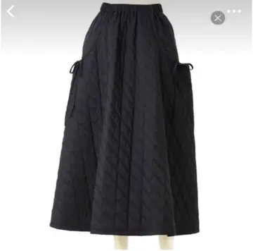 마차트 퀼팅 블랙 플레어 스커트