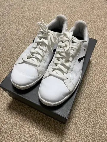 Puma 화이트 스니커즈