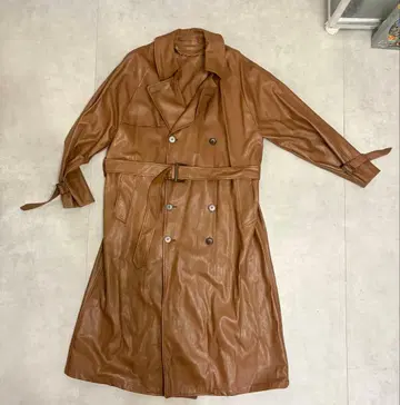 브라운 가죽 트렌치코트