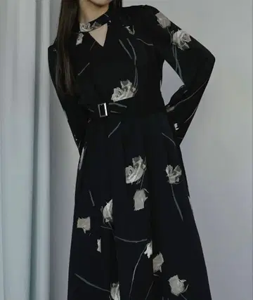 Ezick Falling flower 레이디 모드 원피스 에지크