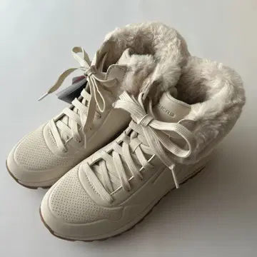 스케쳐스 퍼 포함 스니커즈 택 포함 미사용 새상품