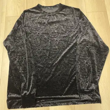 HARE 페이즐리 무늬 블랙 긴팔 티셔츠