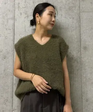 미라 오웬 mila owen 샤기 베스트 카키 올리브