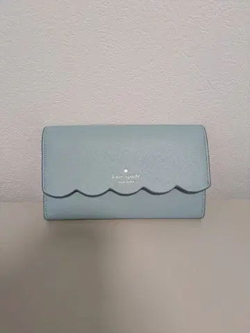케이트 스페이드 라이트 블루 접이식 지갑