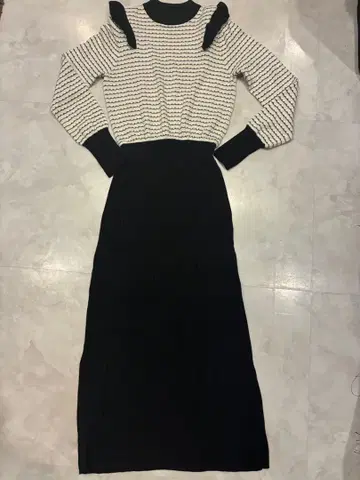 프리즈마트 니트 원피스