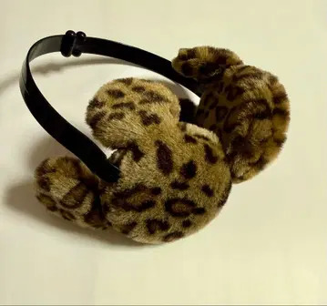 도쿄 디즈니 리조트 미키 레오파드 무늬 퍼 귀도리