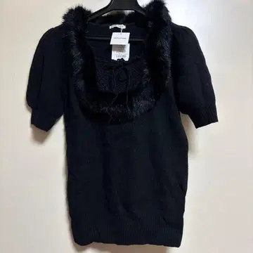 L'est Rose 퍼 블랙 니트탑 새상품 미사용