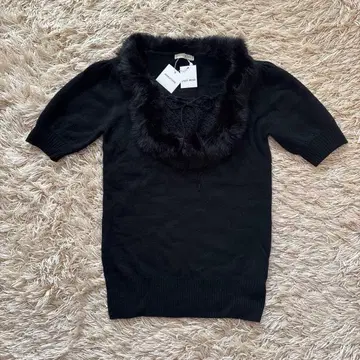 L'EST ROSE 퍼 블랙 니트탑 새상품 미사용