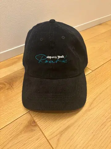 ROARK 블랙 캡 자수 로고