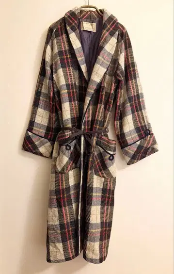 [ 가격 인하 중 ] juemi PLUM VINTAGE 체크 코트