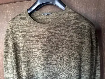 COS 올리브 그린 니트 스웨터