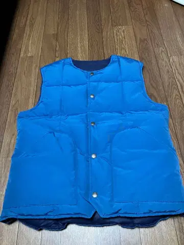 마운트레이니어 디자인 다운 베스트 새상품급