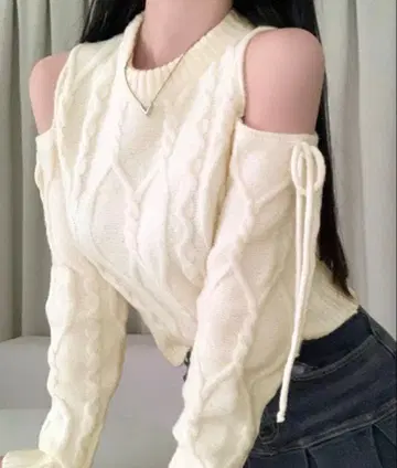 오프숄더 케이블 니트 스웨터