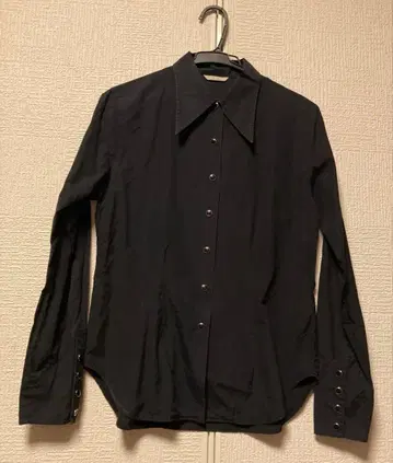 블랙 긴팔 셔츠 와이드 칼라