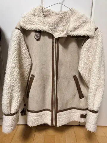 [ 외부 새상품급 ] 여성용 페이크 무스탕 코트