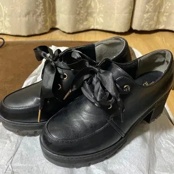 블랙 가죽 리본 포함 통굽 로퍼 L 사이즈