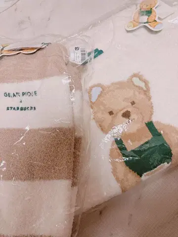 GELATO PIQUE + STARBUCKS 룸웨어