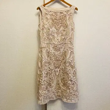 새상품급 아나이 코드 자수 장식 베이지 슬리브리스 원피스