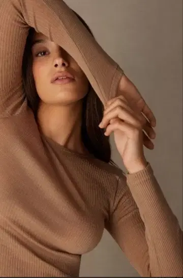 인티미시미 리브 편직 실크&울 긴팔 상의 카멜