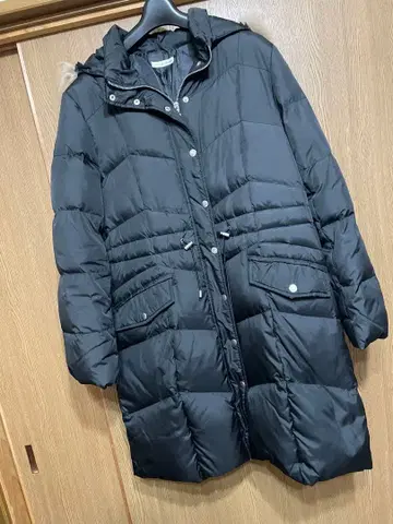 a.v.v 후드 다운 롱 코트