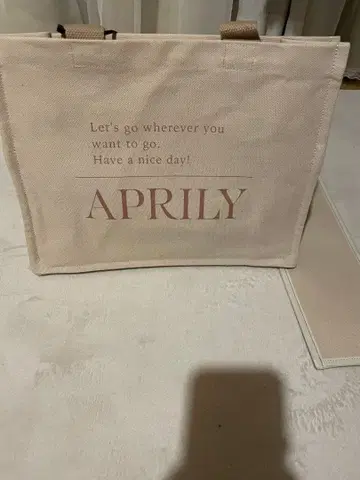 새상품 인기 APRILY 토트백 M 사이즈