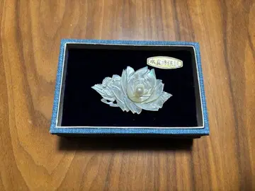 연꽃 디자인 브로치 진주