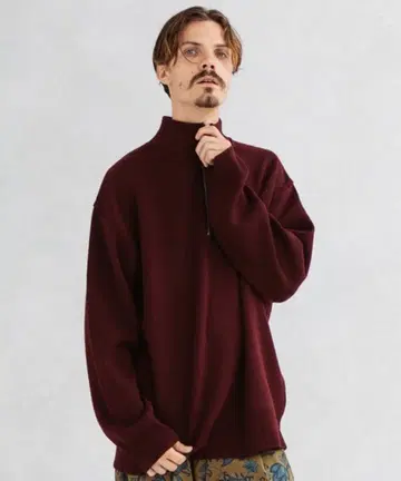 UNITED TOKYO 오버 사이즈 하프 지퍼 니트