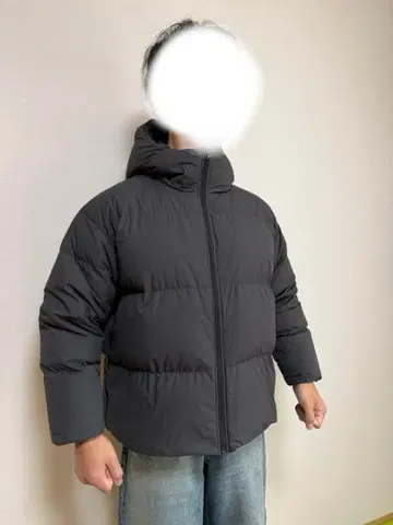 다크 그레이 후드 부착 다운 자켓