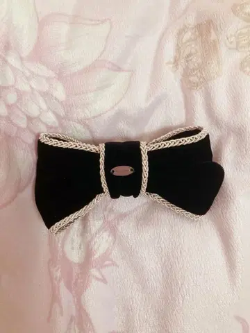 mid 머리핀 블랙 실버 파이핑 핸드메이드 작가 제작 리본