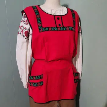 치로리안 에이프런 베스트 빨간색 자수